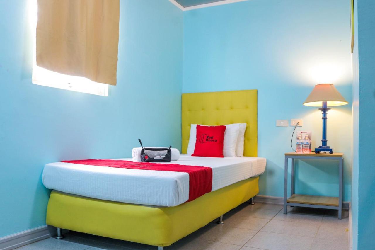 Reddoorz Plus New Era Budget Hotel Mandaue Former Reddoorz Plus Near Uv Mandaue Cebu Exterior foto